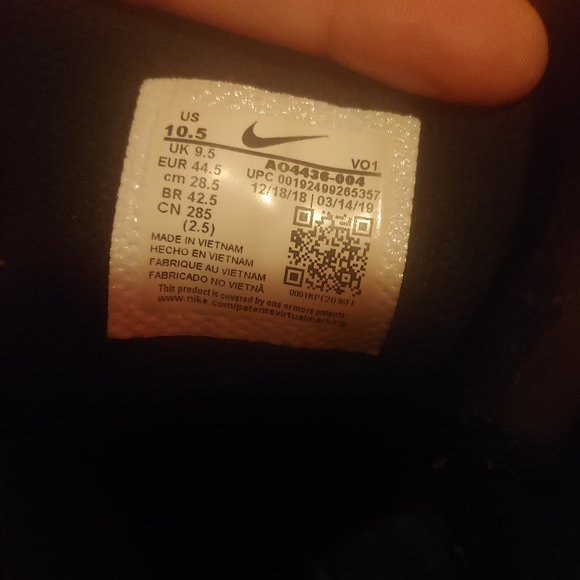 Kyrie Flytrap 2 'Black Gold'
 Size 10.5 - Picture 7 of 9